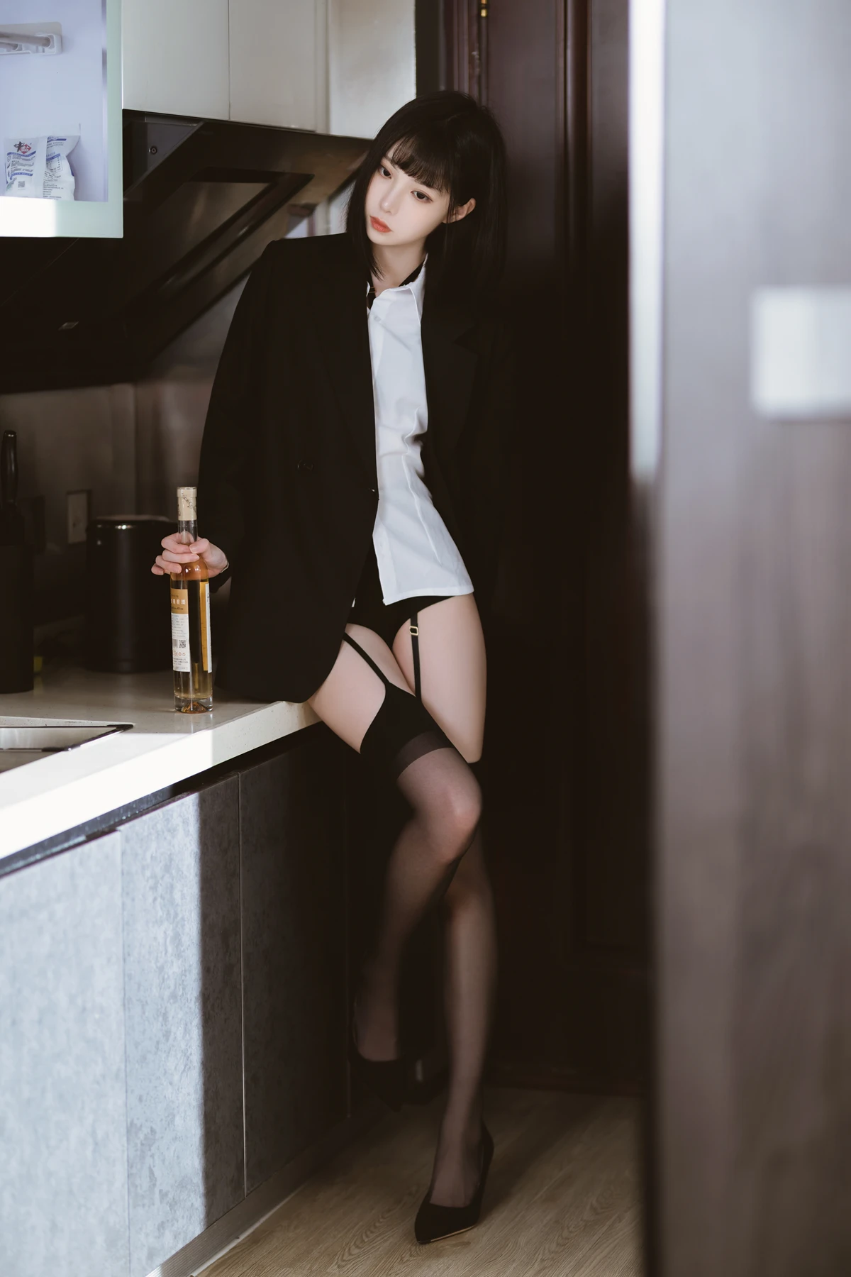 Cosplay 许岚LAN – 醉酒OL