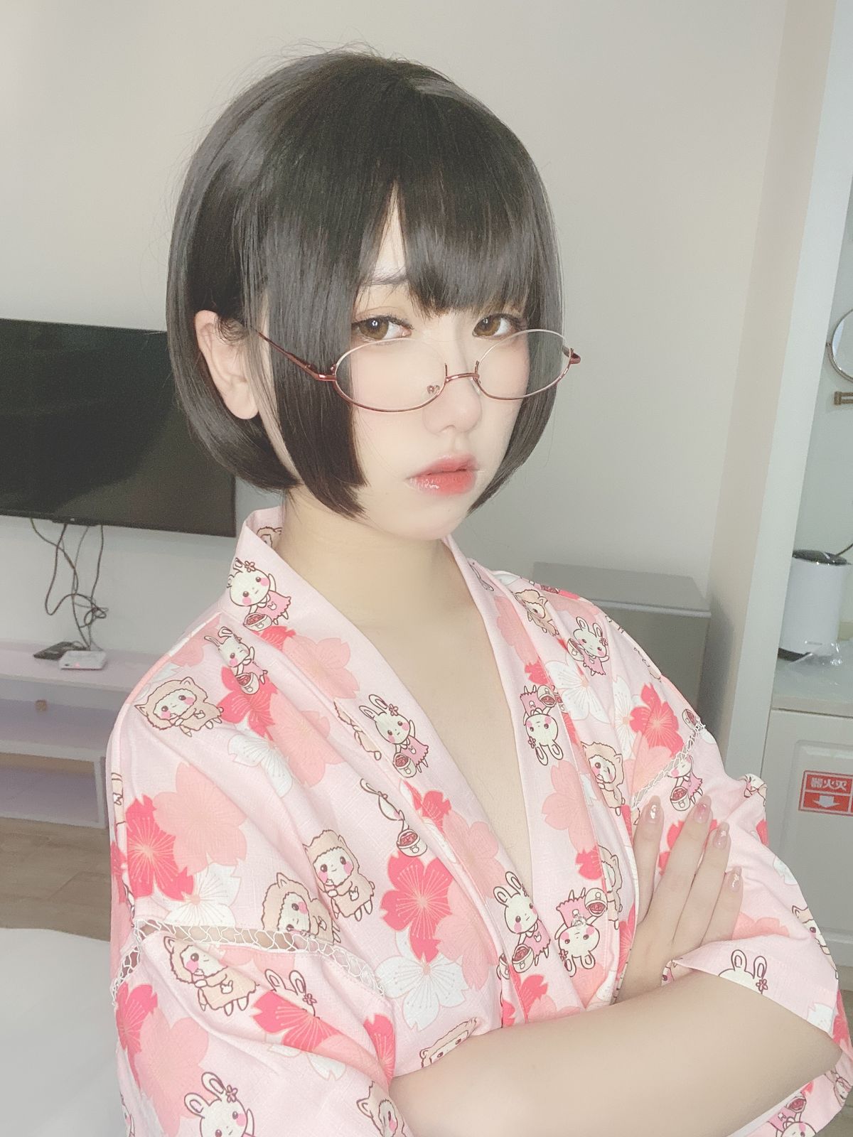 Coser@芋圆侑子 – 少妇 Part1 (58P – 8V)
