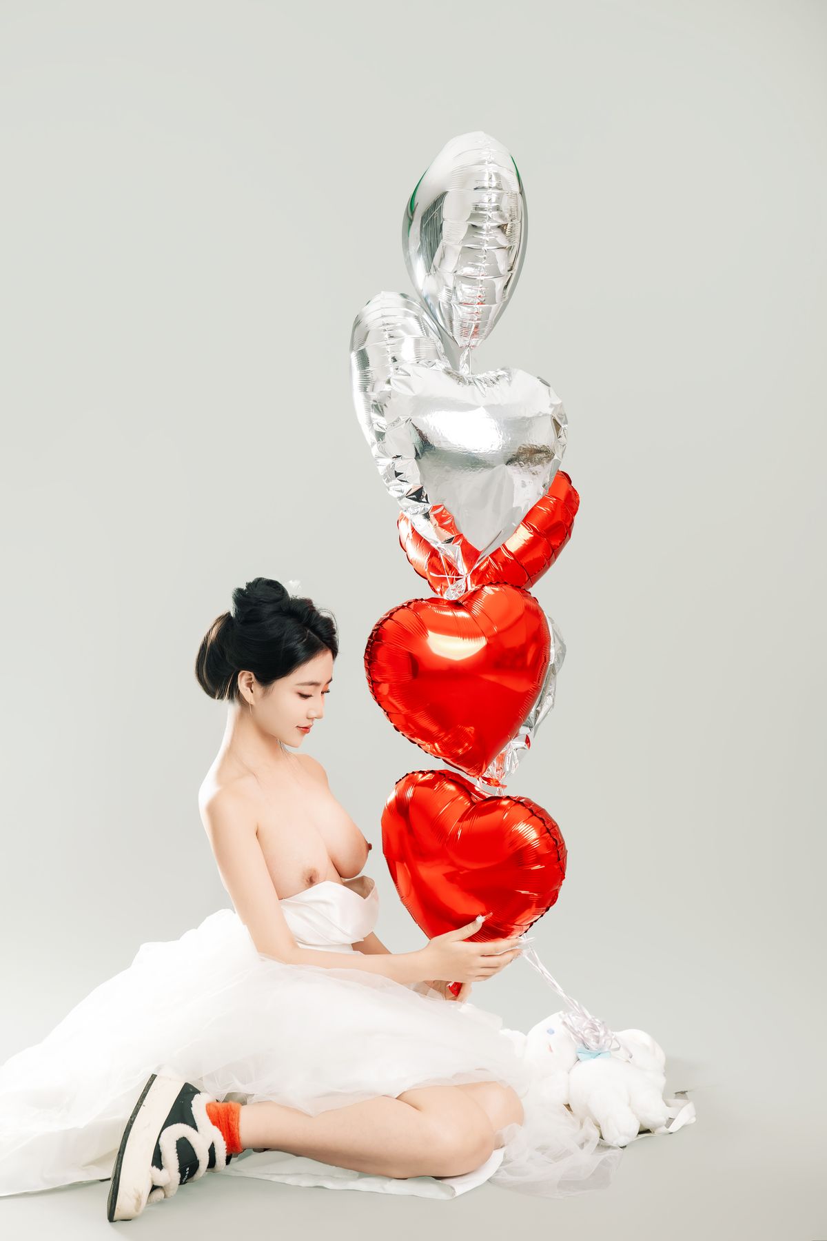 Coser@年年Nnian – LOVE 情人节特别篇 (81P)