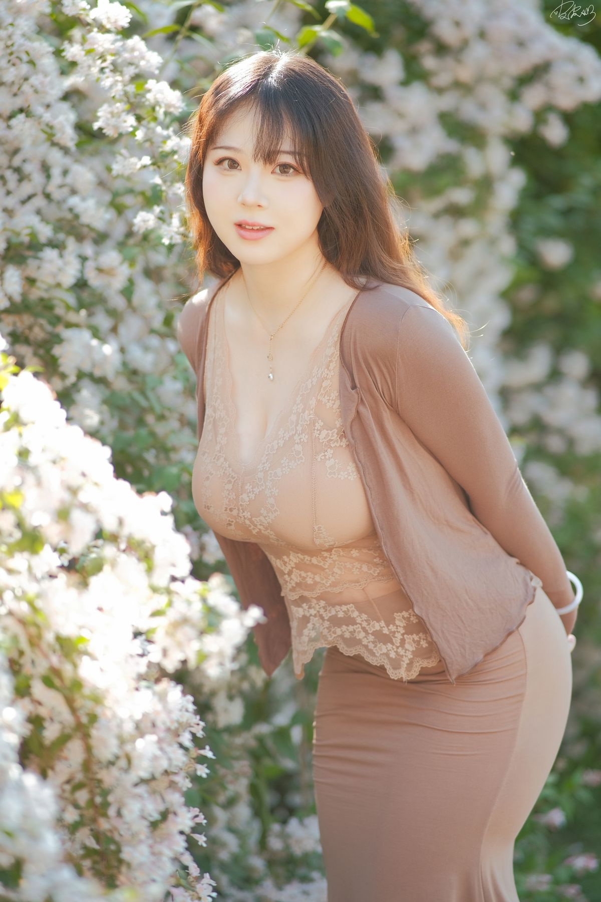 Coser@皮皮奶可可爱了啦 – 猥实人妻 (55P)