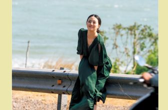 Rina Aizawa 逢沢りな, 電子版だけの特典カットつき 「Gekkan 月刊」 Set.03