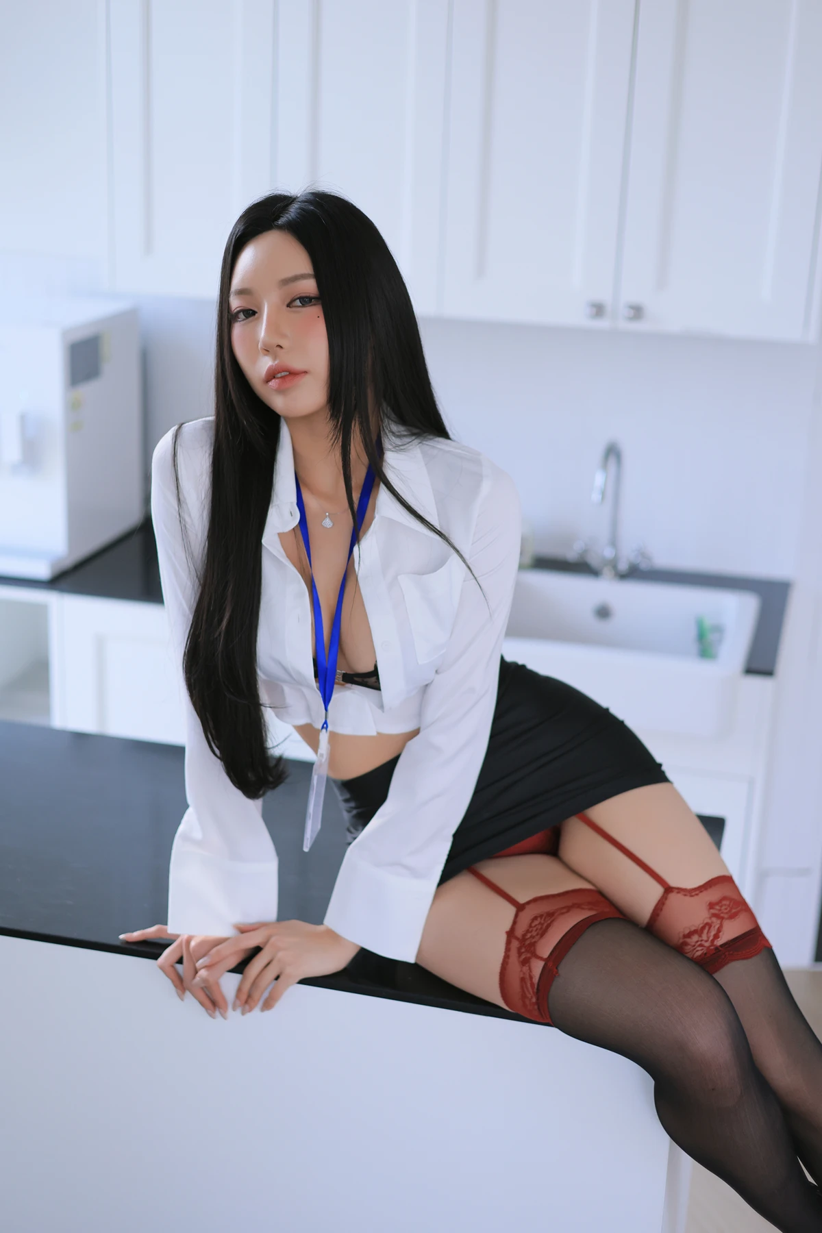Dongeuran 동그란, PhotoBook 「Office Lady」 Set.02