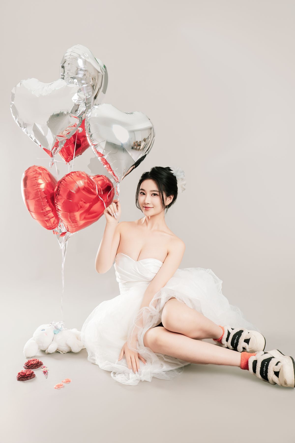 Coser@年年Nnian – LOVE 情人节特别篇 (81P)
