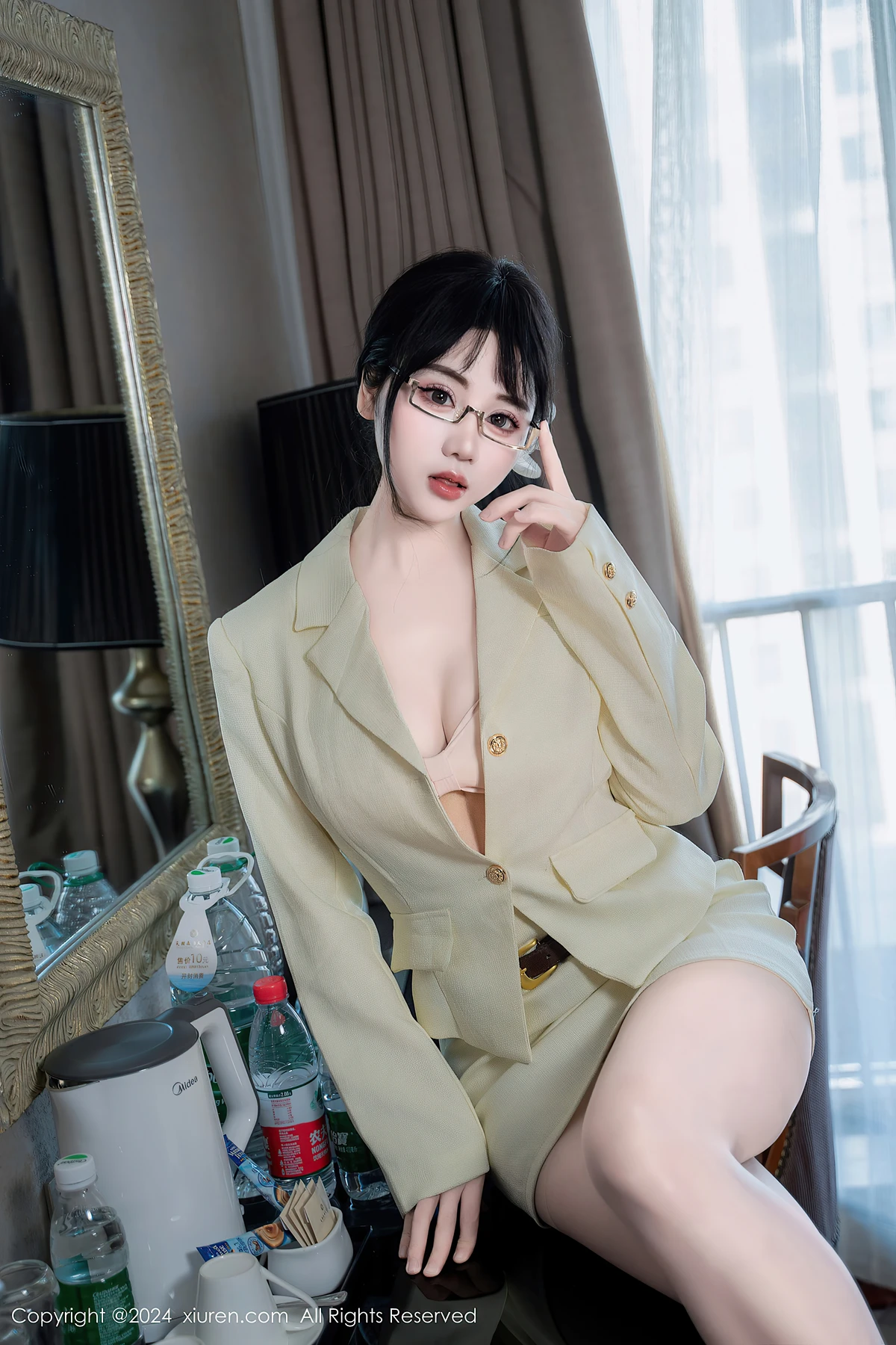 XiuRen秀人网 No.8717 汐汐爱吃草莓LuXuan(81P)