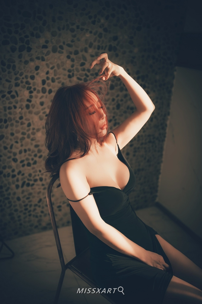 SOYOUNG – In The Hotel