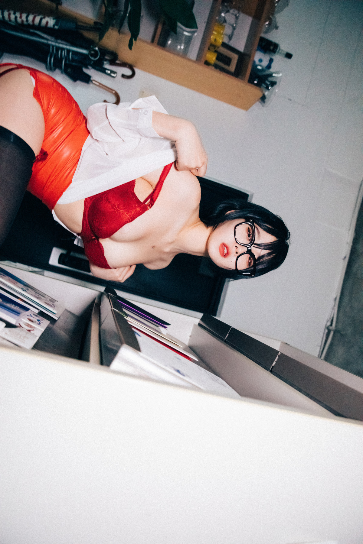 ZIA.Kwon 권지아, Loozy ‘Office Slave’ Set.04(51P)