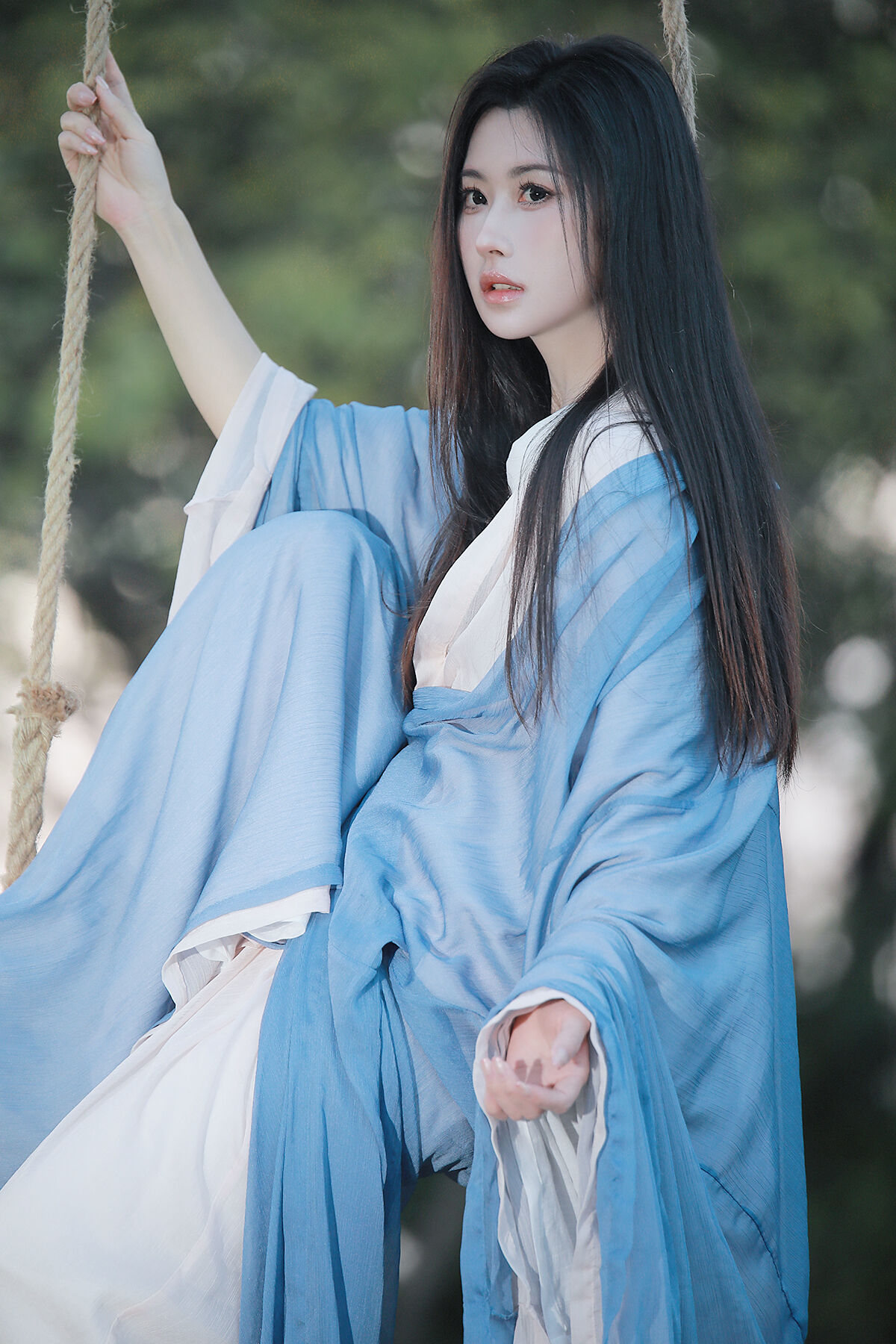 YiTuYu艺图语 Vol.8432 keikei白茶清欢 (23P)