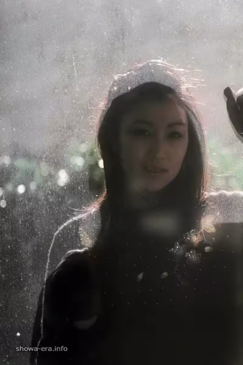 Ayako Mitsui色情明星在Ura-Books肉體抽搐中(58p)
