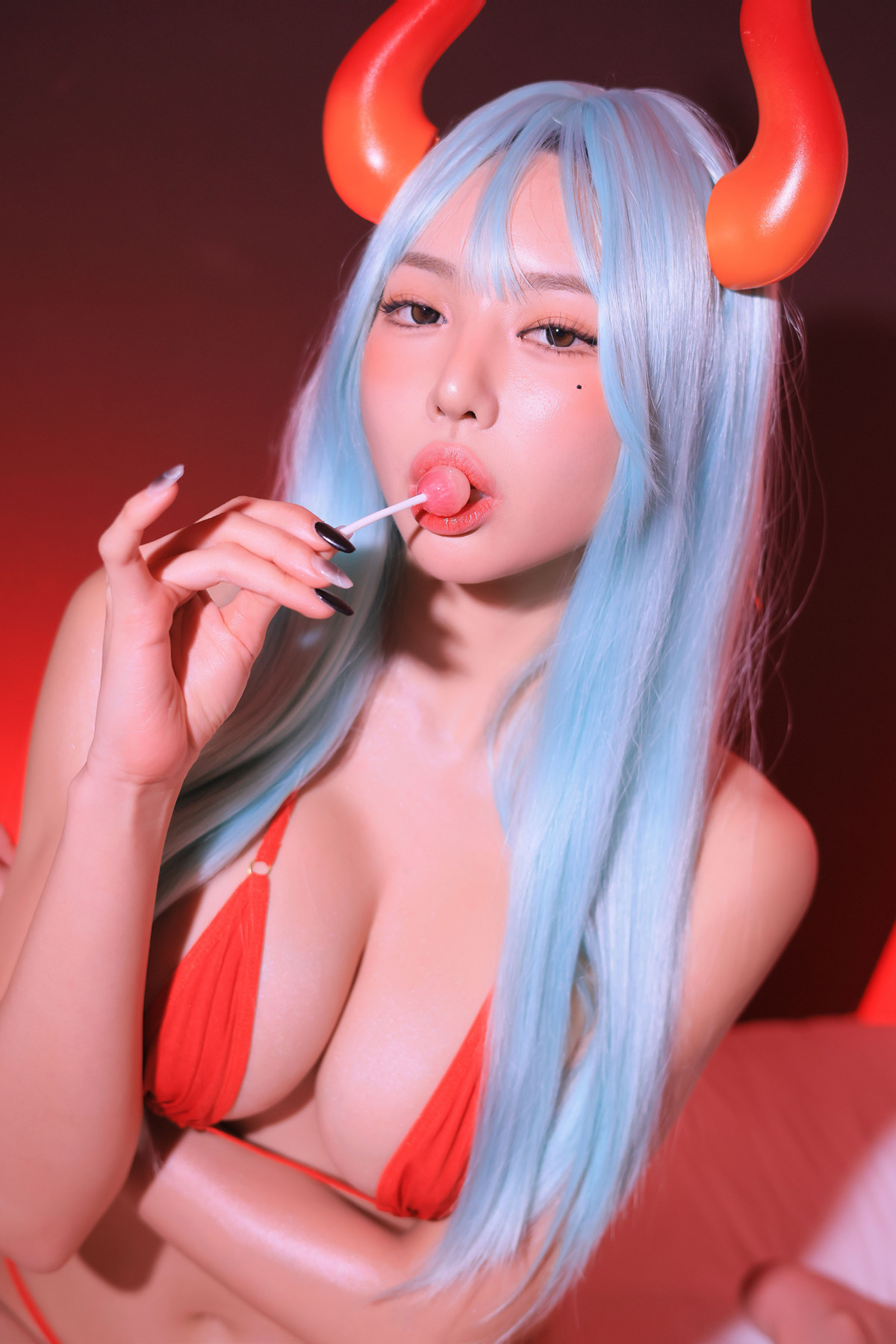 Dongeuran 동그란, PhotoBook 「Red Succubus」 Set.04