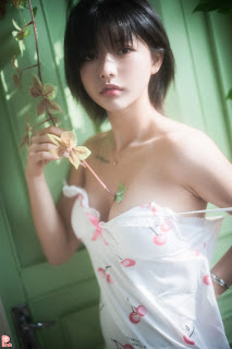 [PINK] U.Hwa (은유화) – Floral