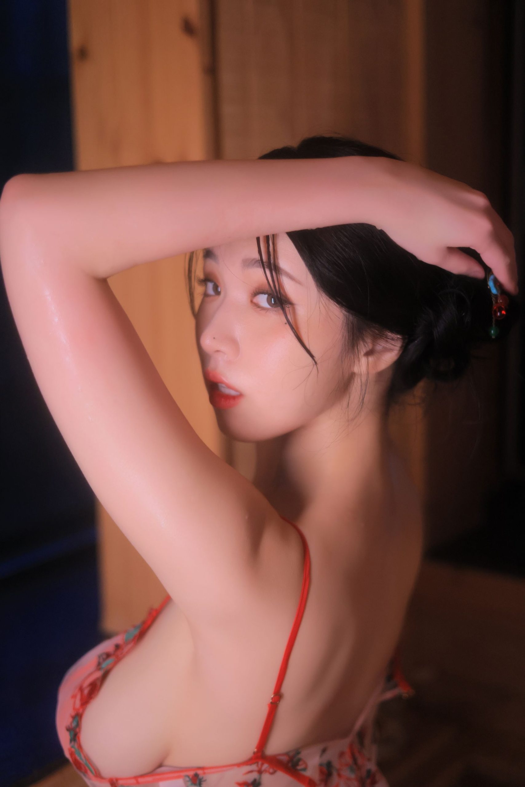 Yeonwoo - Heat - 2