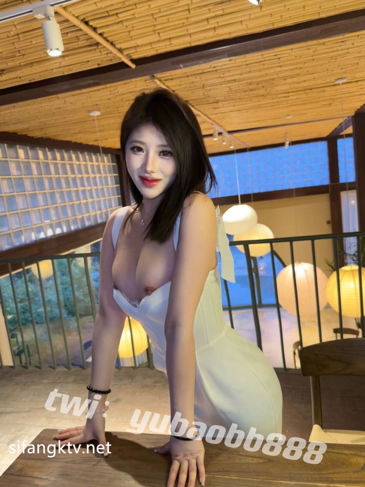 Yu Bao 瑜宝 – 多场景户外露出玩刺激 Part02 (66P)
