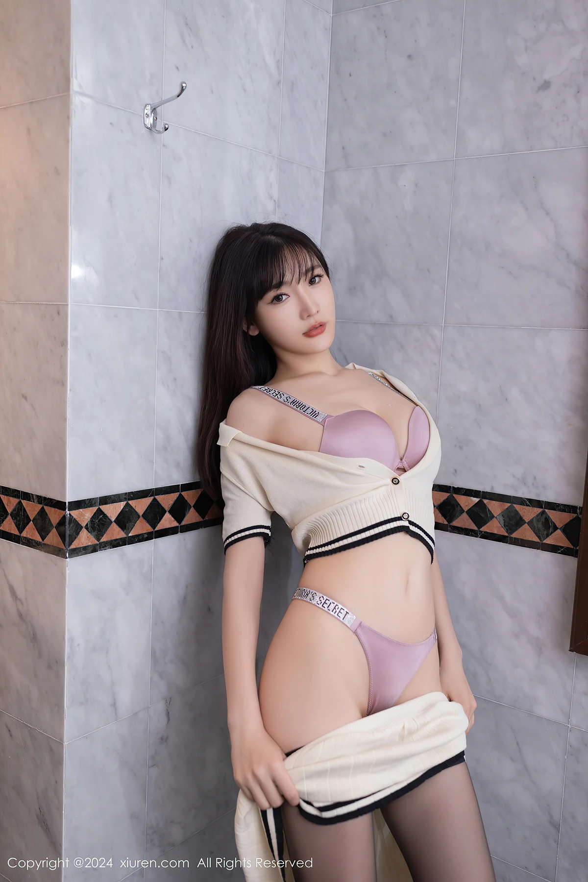XiuRen秀人网 No.8769 陆萱萱LuXuanXuan