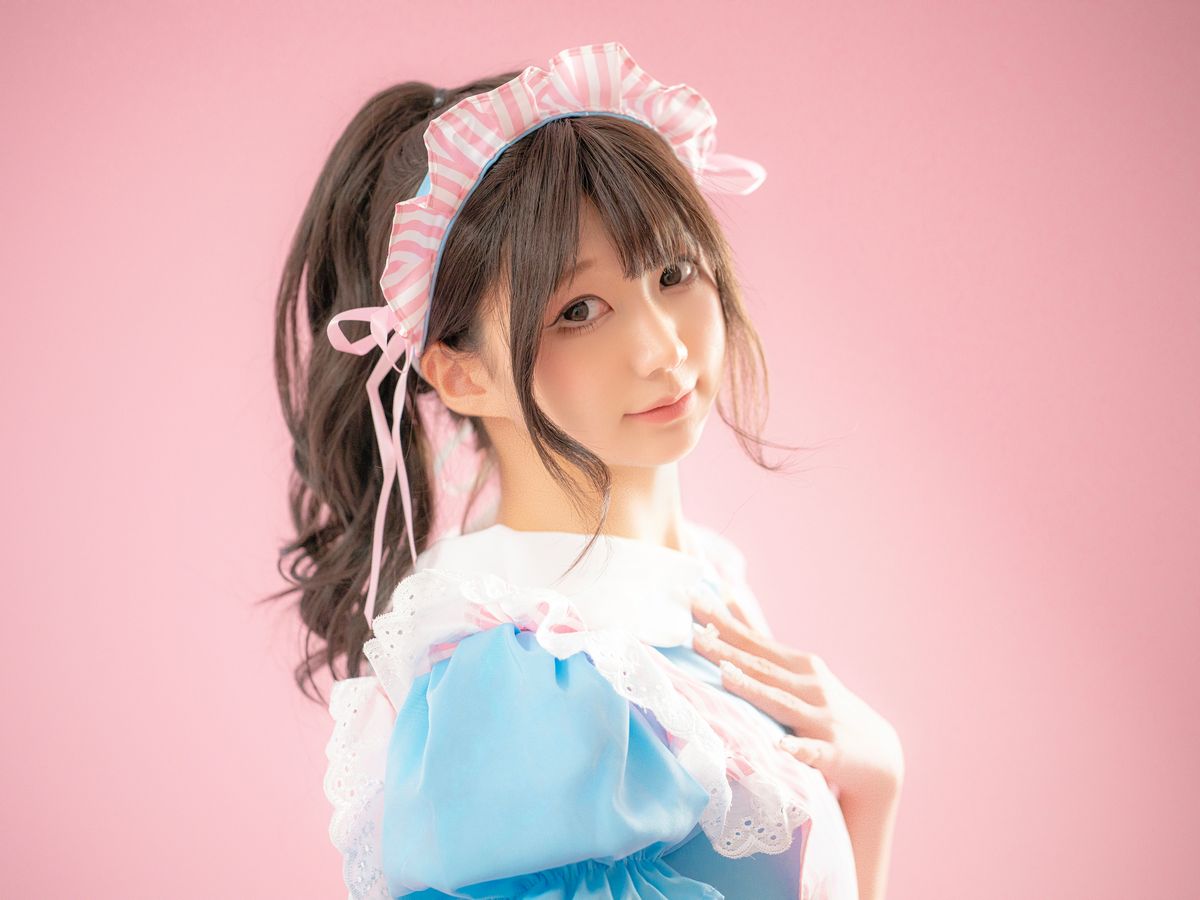 Coser@NAGISA魔物喵 – メイド喫茶 (91P)
