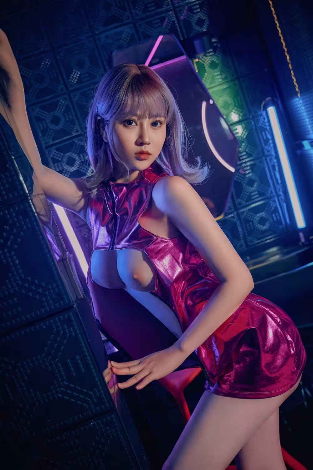 （角色扮演）Nnian 年年 – Cyber Girl 賽博女孩 (43P)