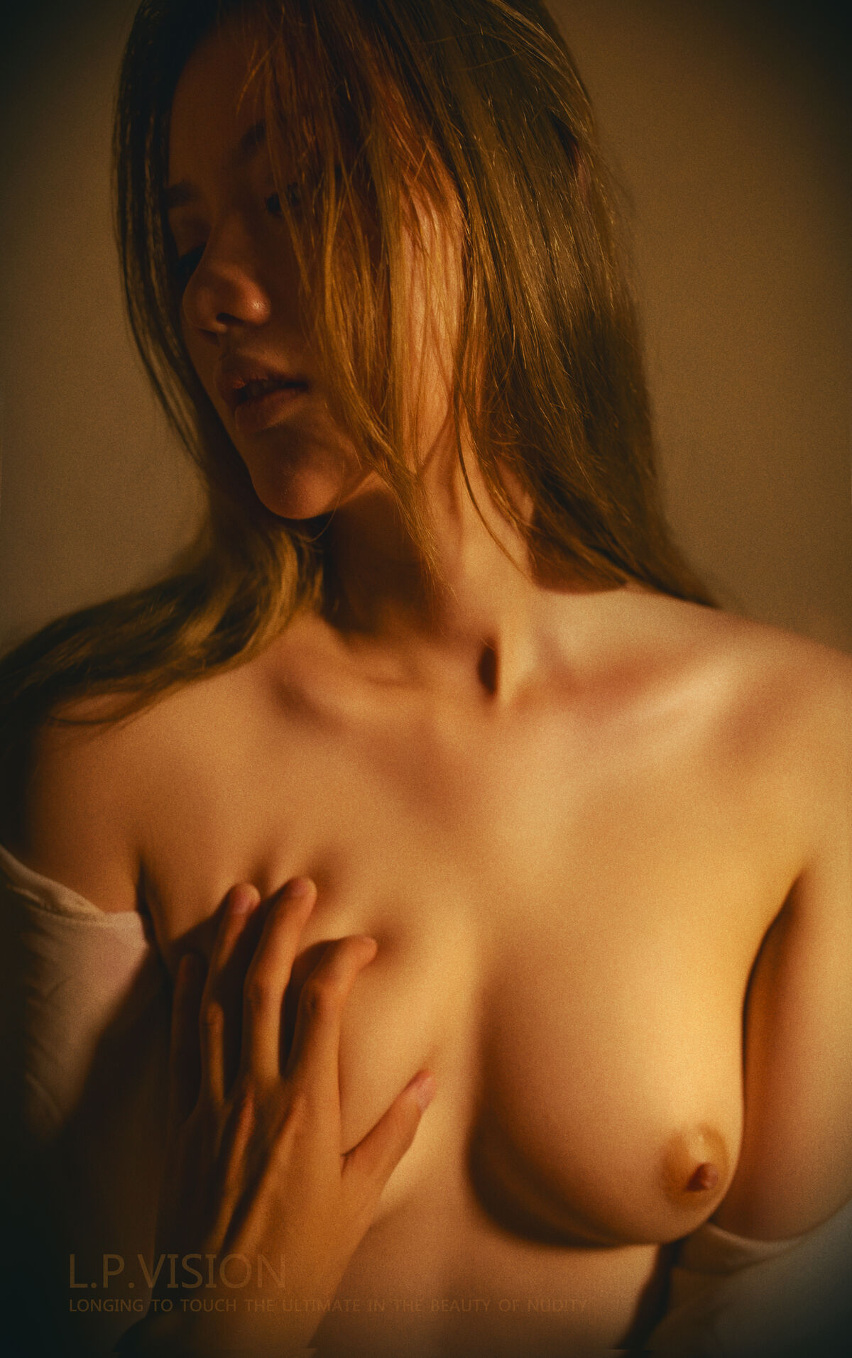 L.P.VISION Photography – 就是阿朱 Part01 (52P – 5V)