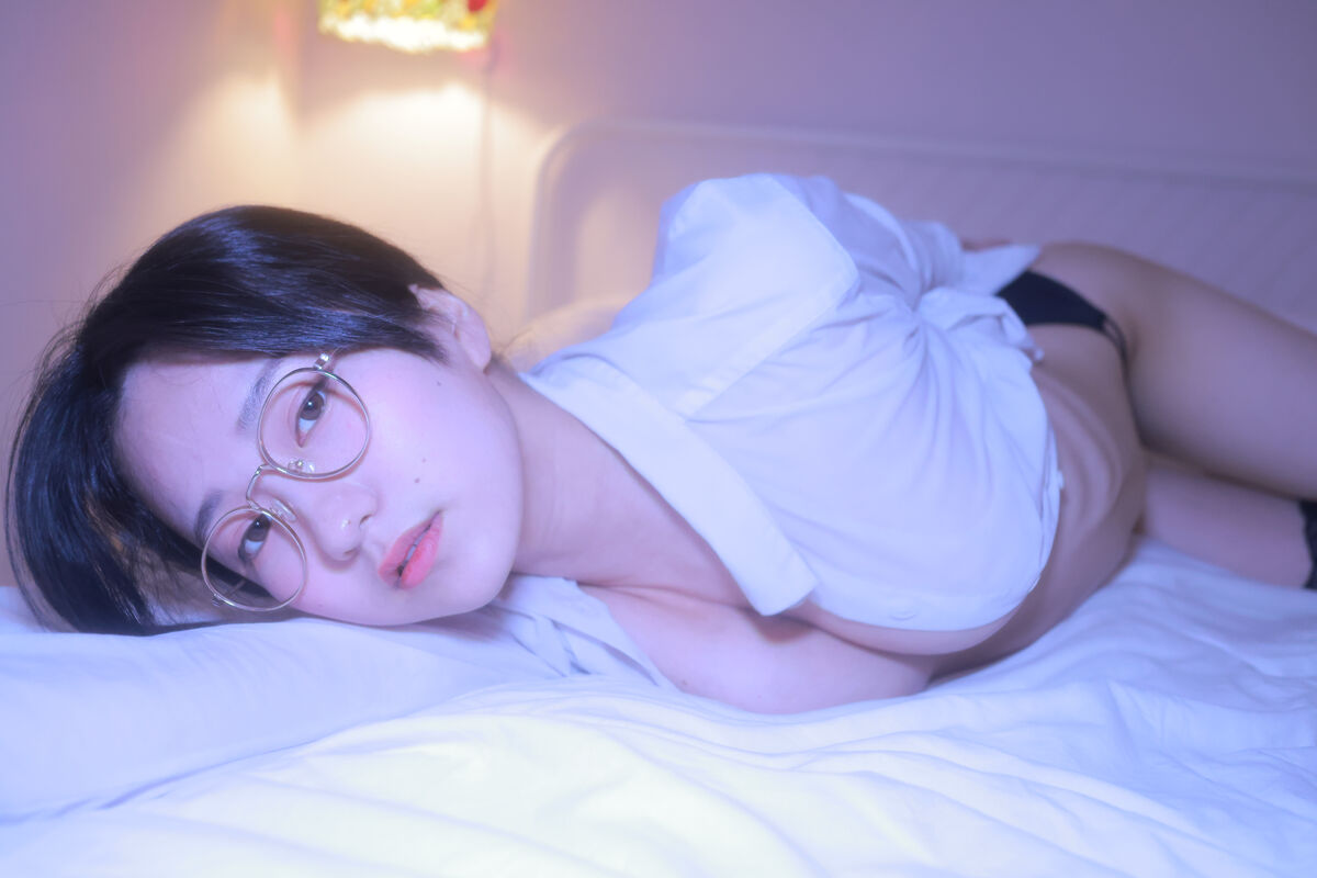 Sehee 세희 – Glasses Shirt Part2