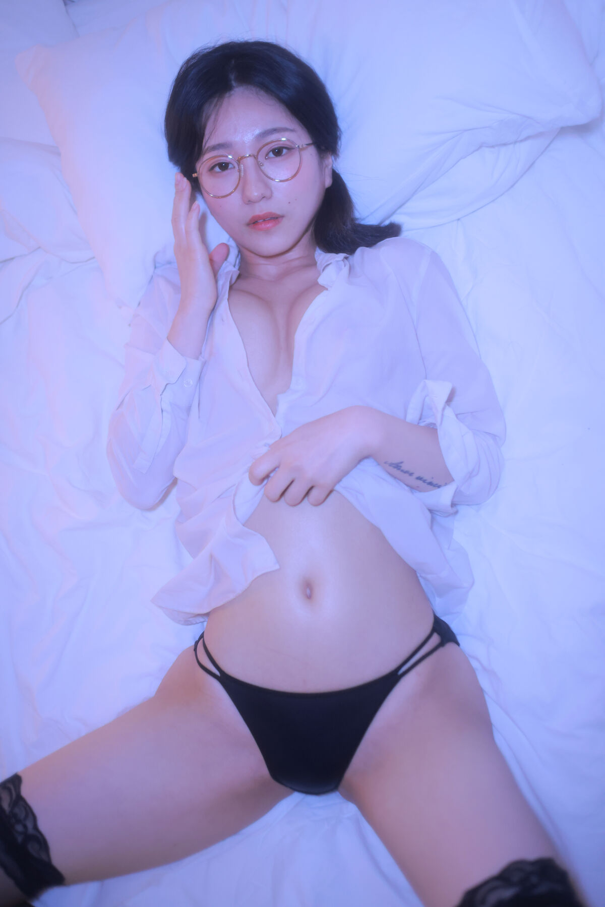 Sehee 세희 – Glasses Shirt Part1
