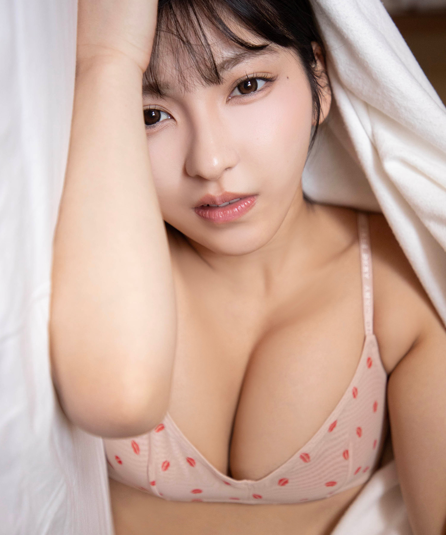 Toumi 十味, 週プレ Photo Book 「キミと春らんまん」 Set.01