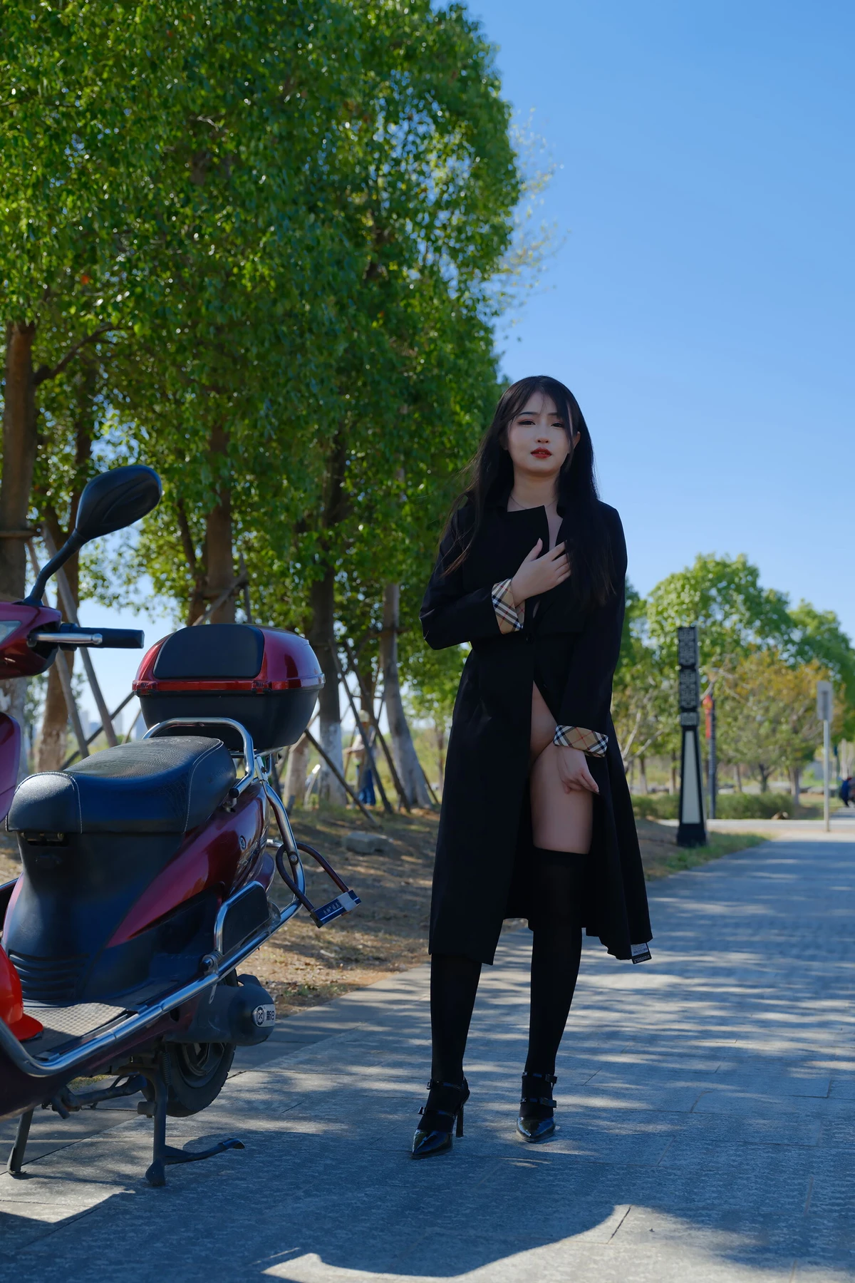 小泽 – 黑丝御姐 户外露出 Set.01