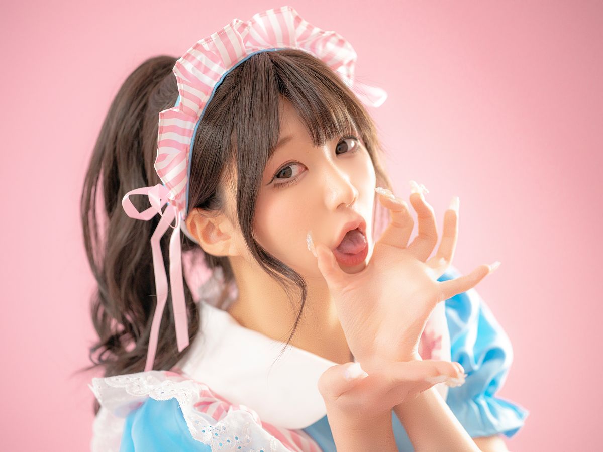 Coser@NAGISA魔物喵 – メイド喫茶 (91P)