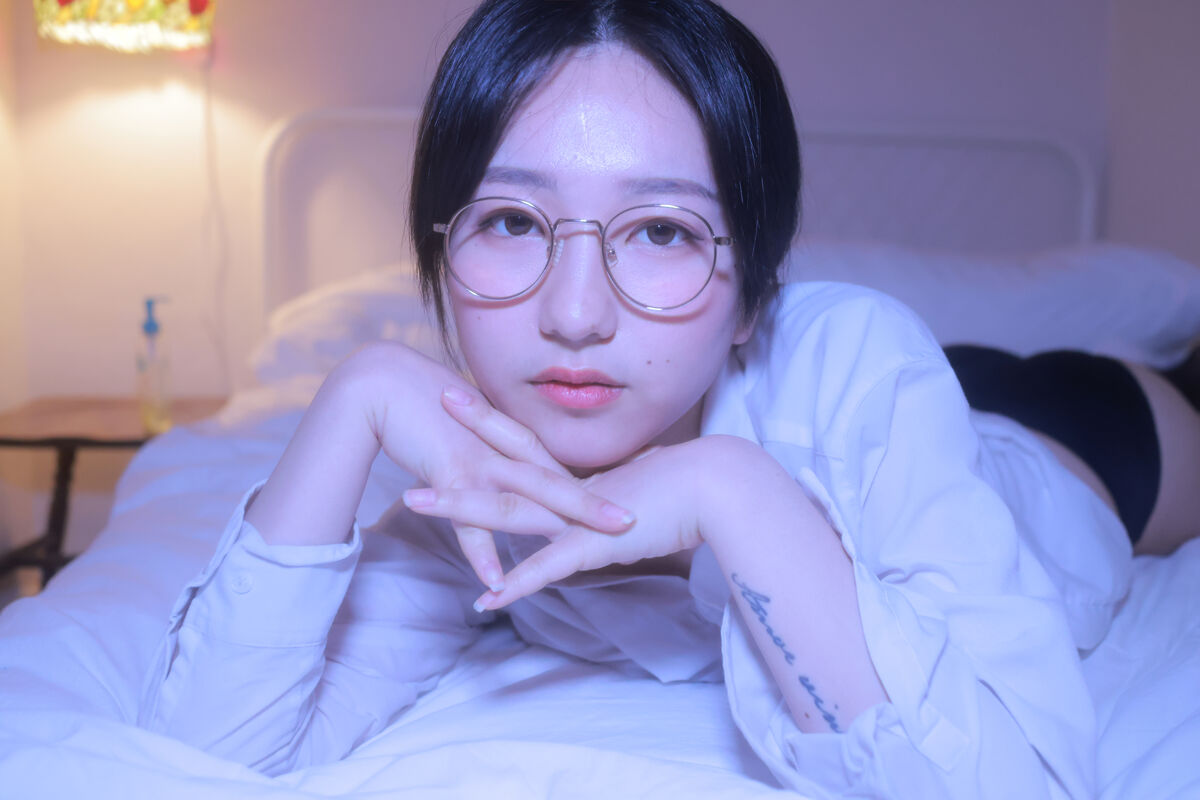 Sehee 세희 – Glasses Shirt Part2