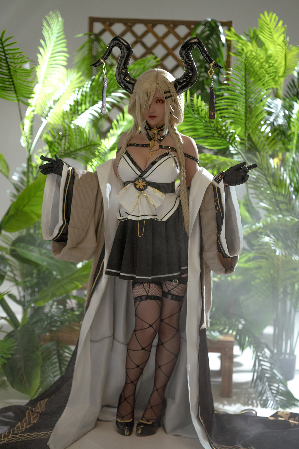 Cosplay 星之迟迟Hoshilily 2024 万圣节尾张 Set.01(48P)