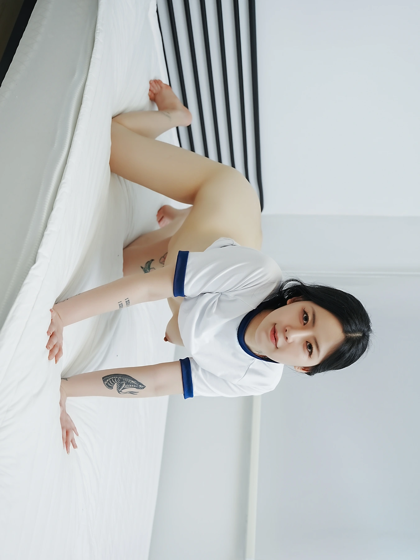 Choi Ri 최리, Photobook Vol.01 「Bloomers」 Set.03