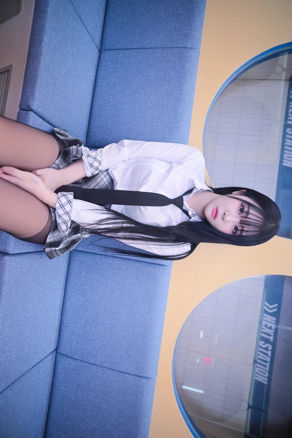 Jeong Bomi 정보미, PhotoBook 「Schoolgirl In The Subway」 Set.02