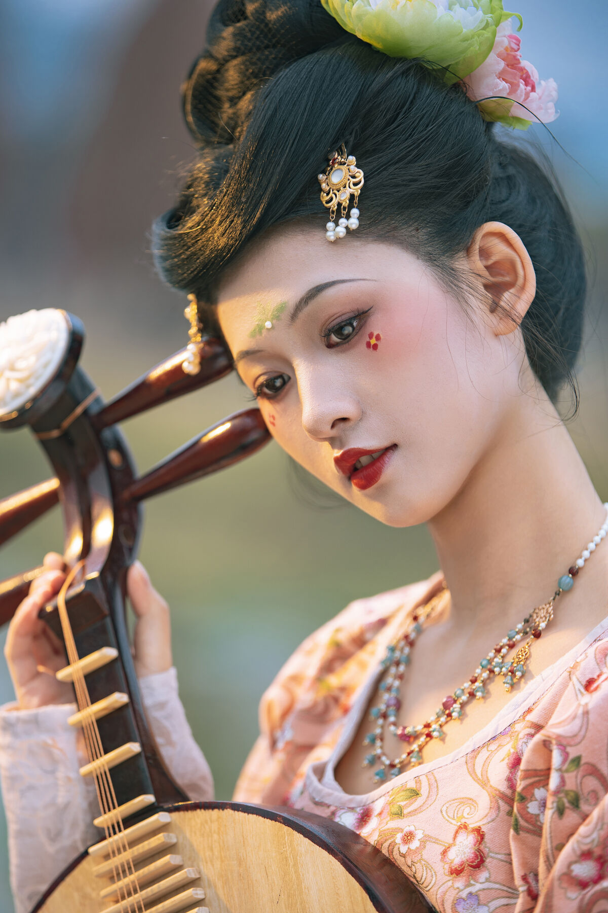 YiTuYu艺图语 Vol.8411 小y今天也很开心 (36P)