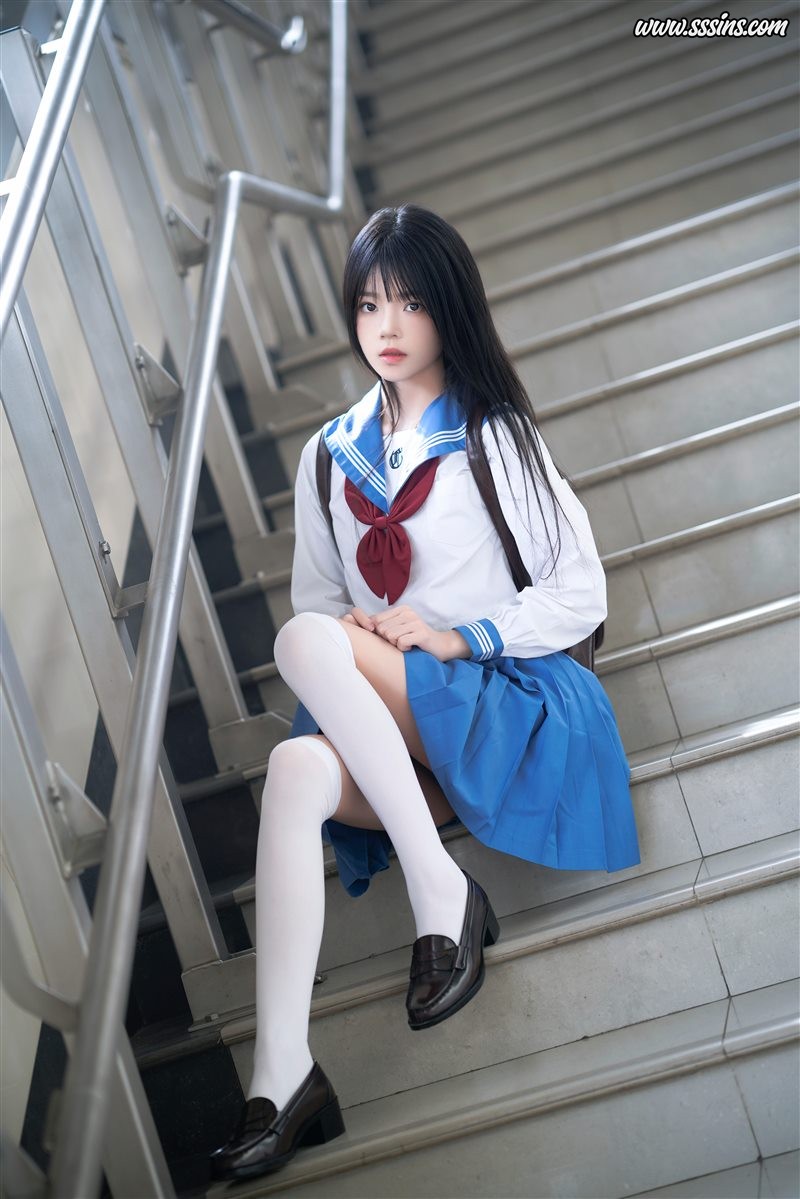 桜桃喵 – 地铁JK [33P／304.4MB]