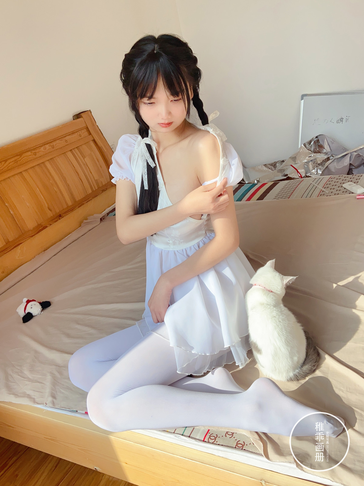 Cosplay 稚乖画册 夜夜 嬉戏 80d白丝(70P)