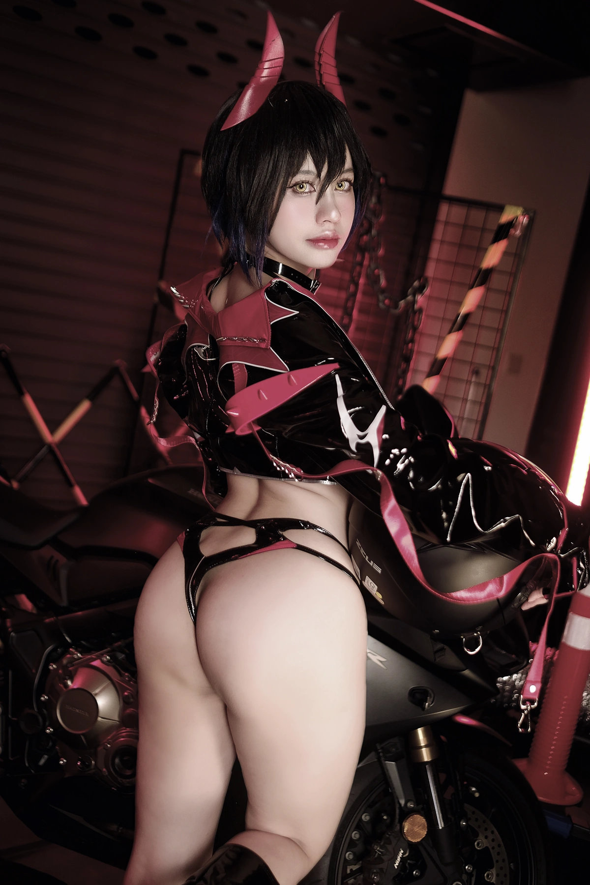 Cosplay PingPing平平 – Rossana NIKKE