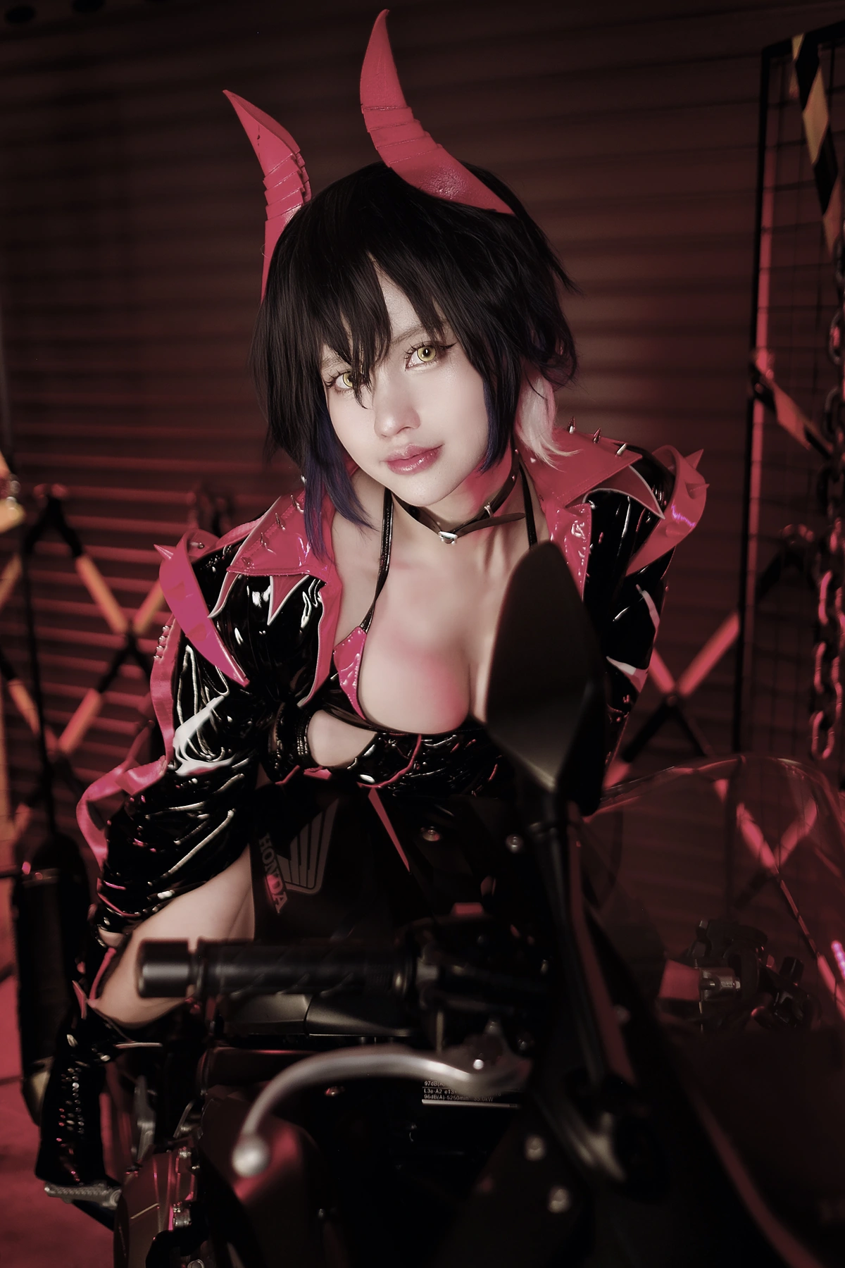 Cosplay PingPing平平 – Rossana NIKKE