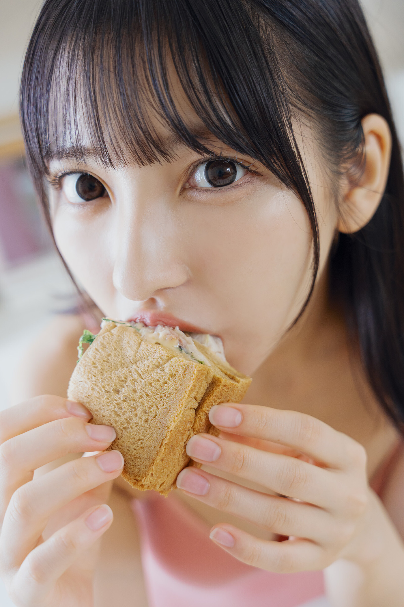 Toumi 十味, 漫画アクションデジタル写真集 「もっと甘いものを」 Set.02