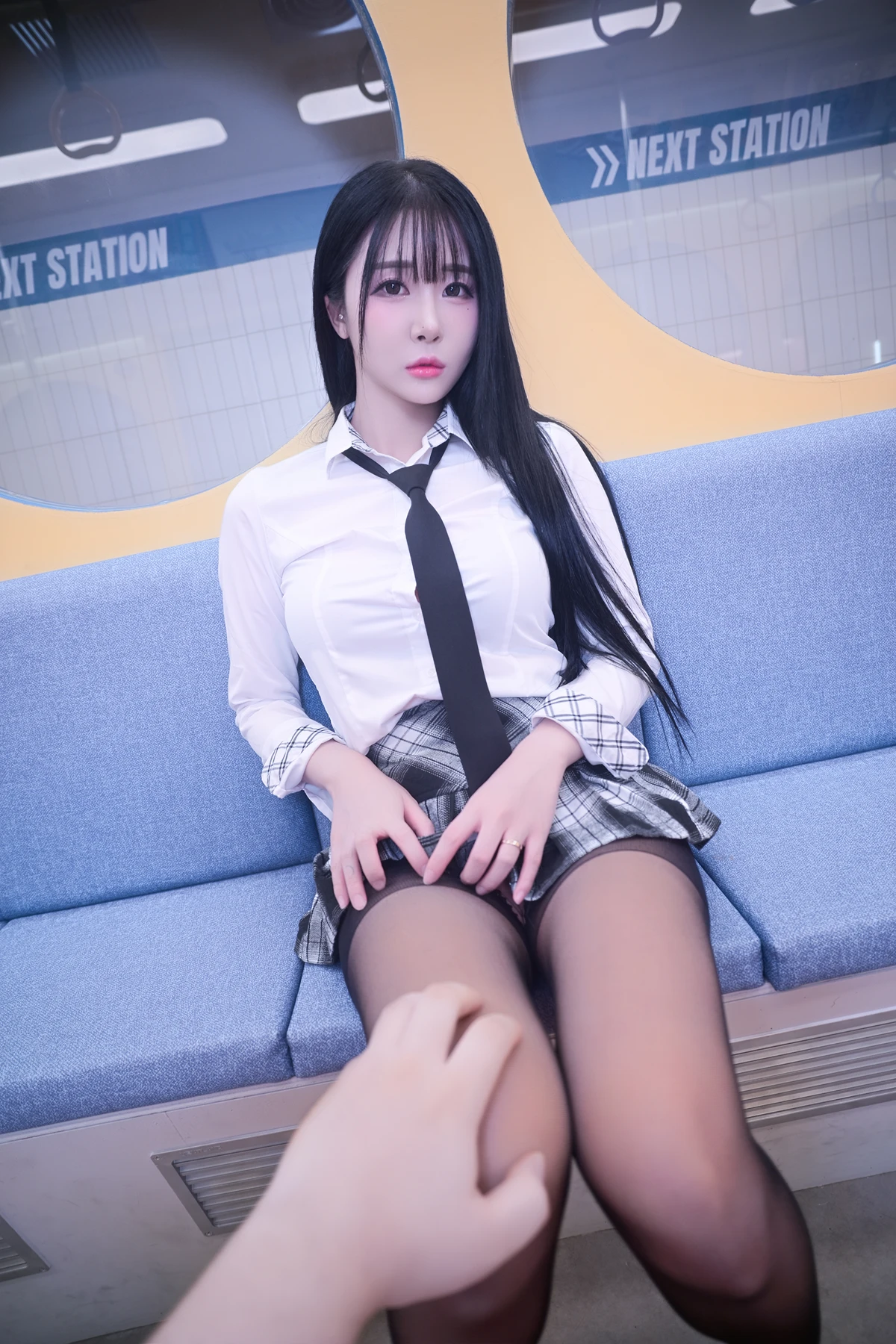 Jeong Bomi 정보미, PhotoBook 「Schoolgirl In The Subway」 Set.02