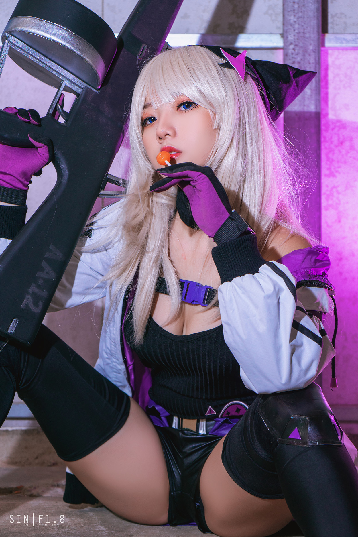 Cosplay Messie Huang AA-12