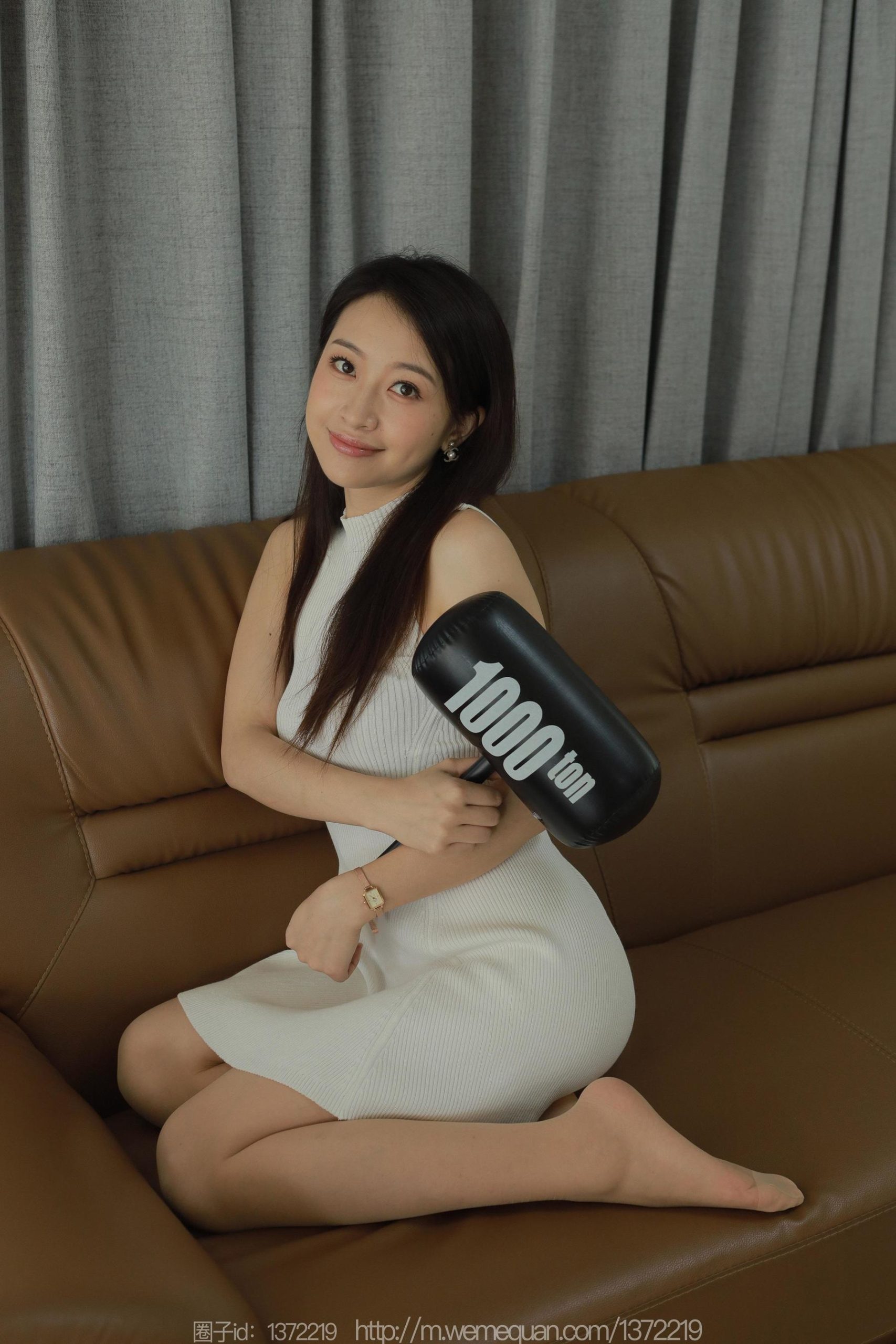 IESS异思趣向 - 模特：小婕 《可爱白月光》
