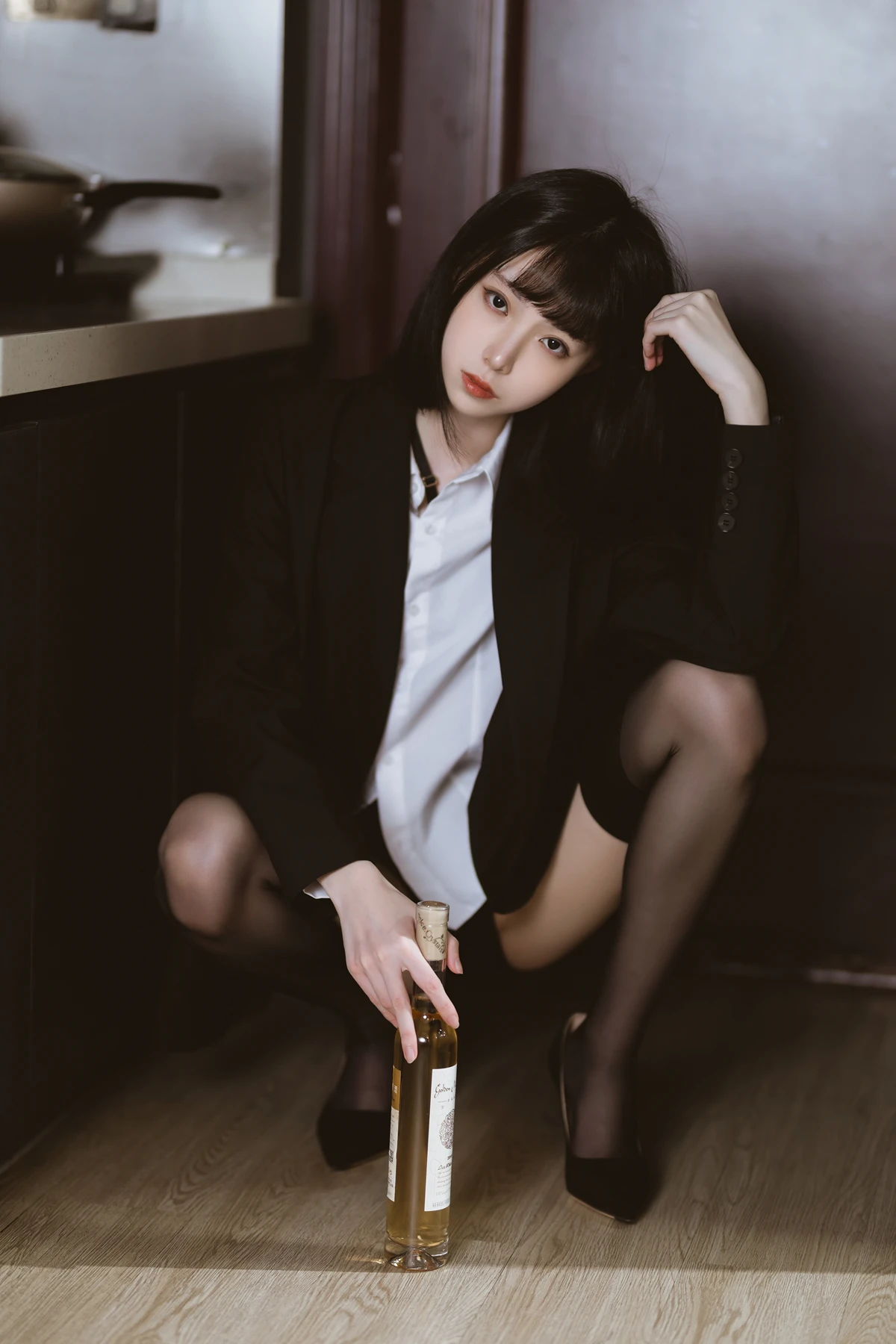 Cosplay 许岚LAN – 醉酒OL