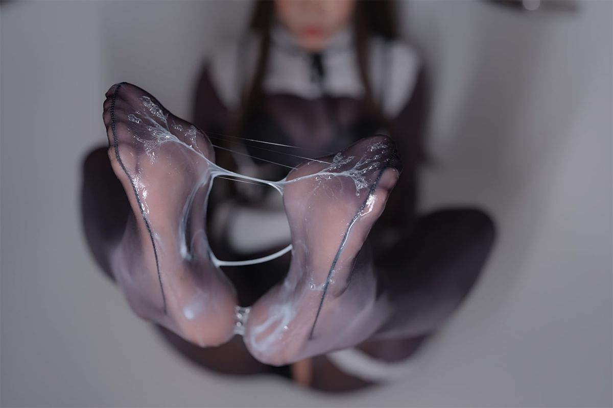Coser@轩萧学姐 – 连体丝女仆 (91P)