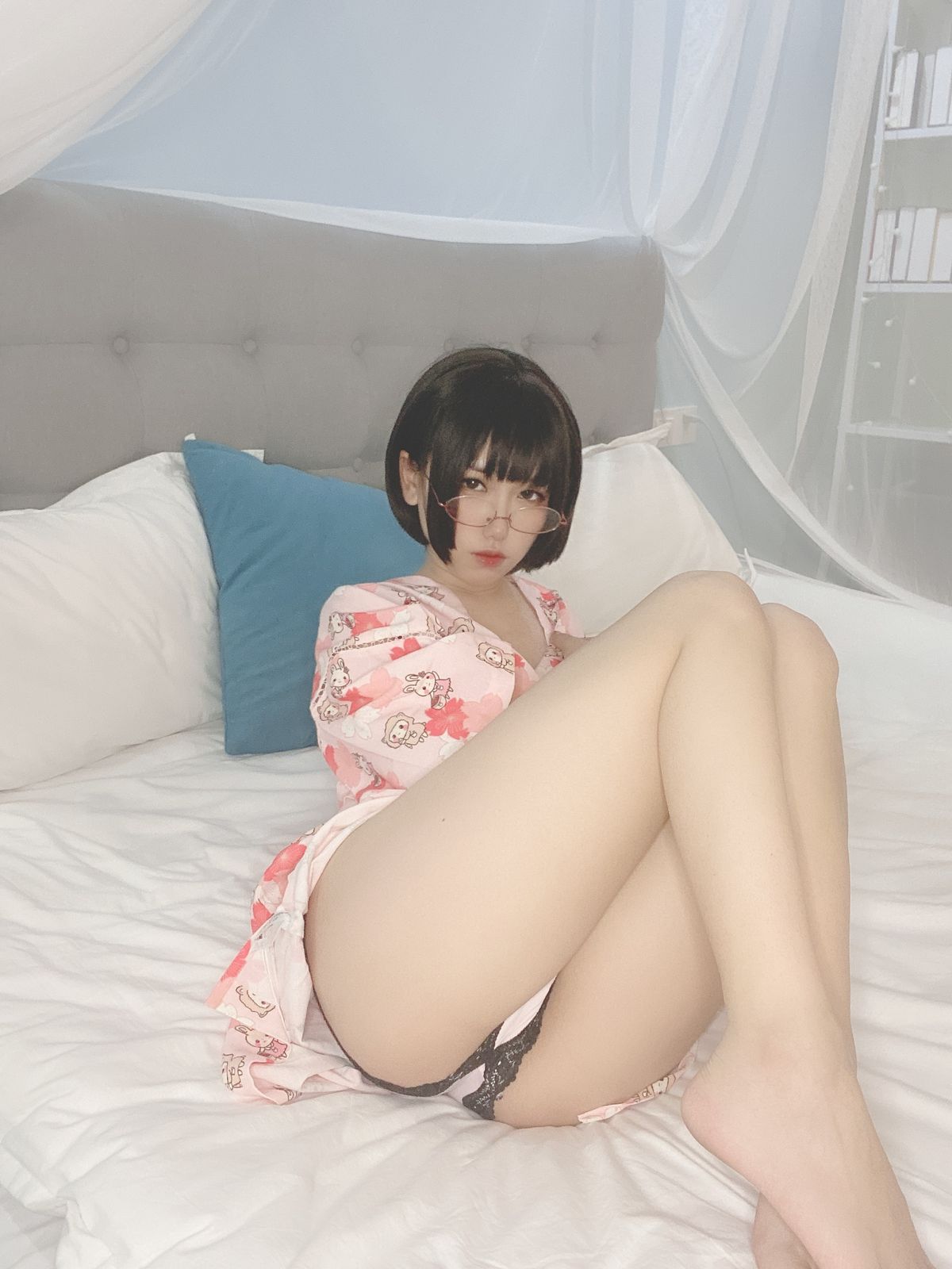 Coser@芋圆侑子 – 少妇 Part1 (58P – 8V)