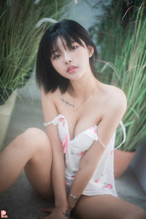 [PINK] U.Hwa (은유화) – Floral