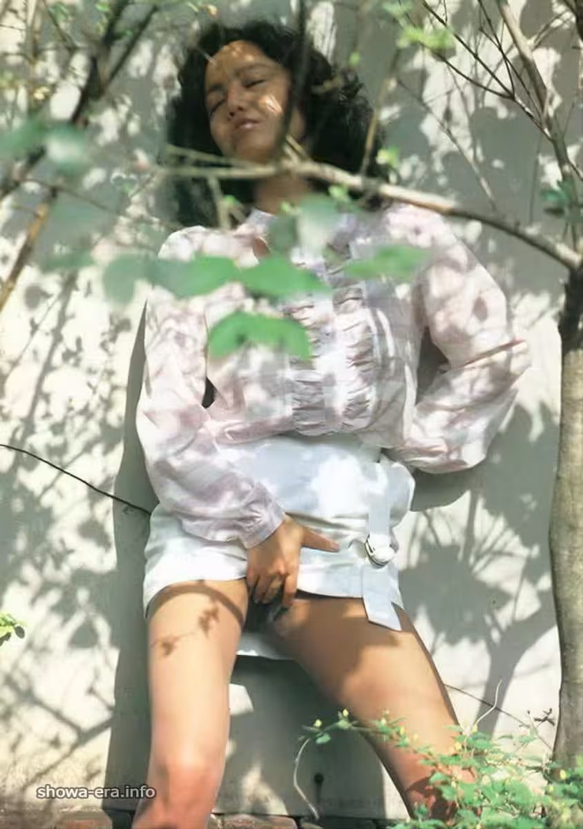 Rina Yamashita色情明星在Urabon-Books Paper Diffs不存在的區域(52p)