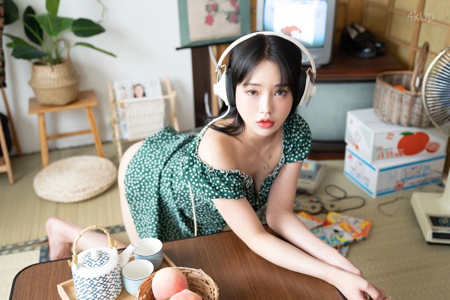 Leeae (이아이) Hot Vacation