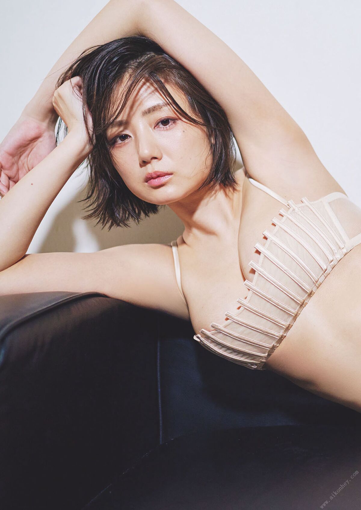 JP Moemi Katayama 片山萌美 – 街に生きる 週プレ PHOTO BOOK (65P)