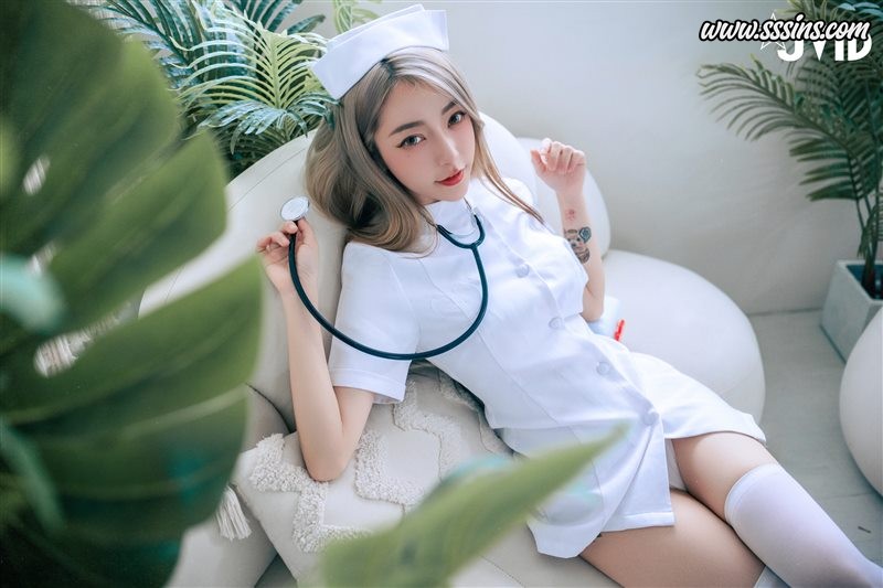 JVID_飄飄 巨乳護士の情色調教 [272P + 1V／1.13GB]