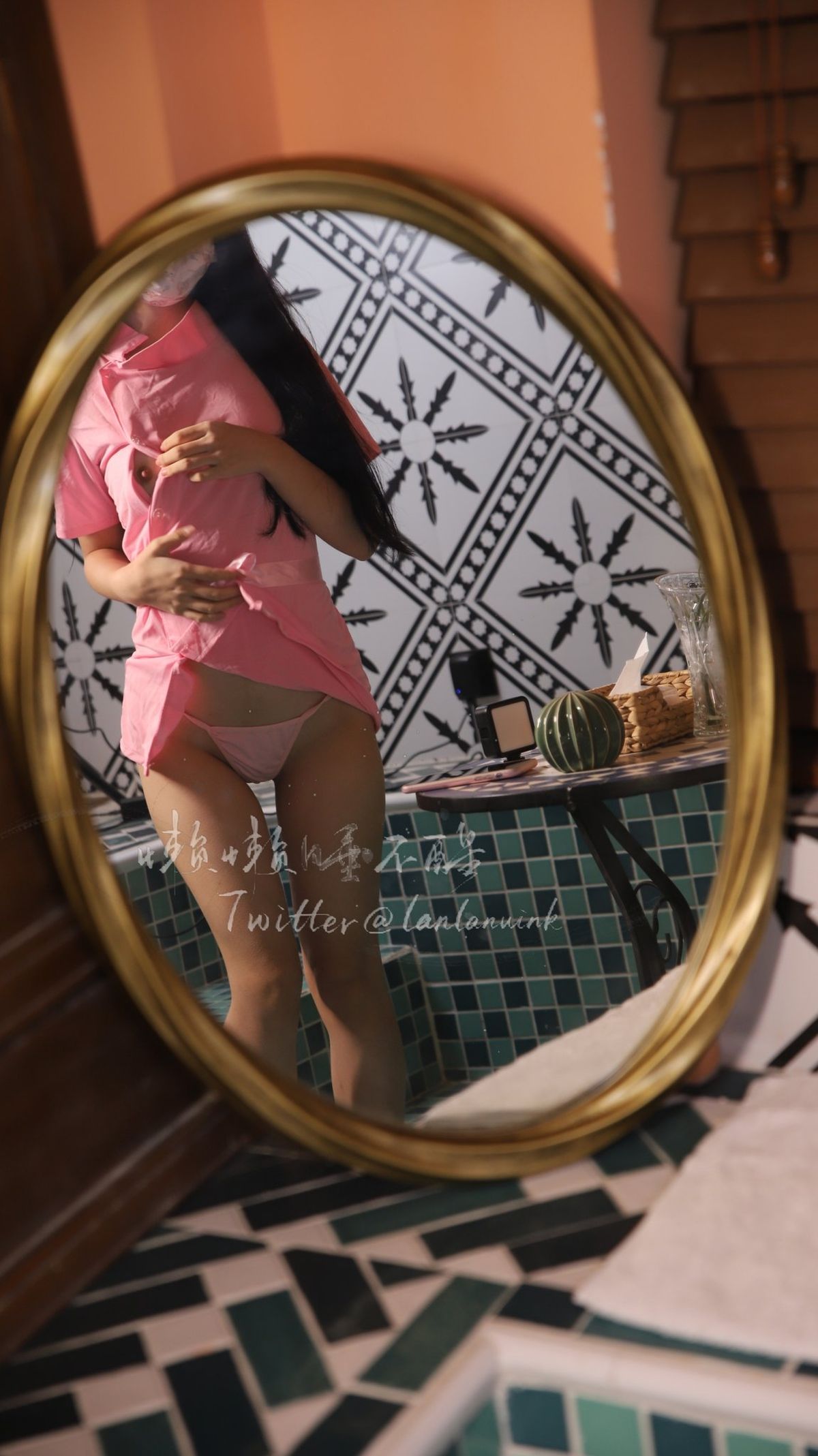 Coser@懒懒睡不醒 – 和闺蜜一起弹力摇 Part1 (46P – 33V)