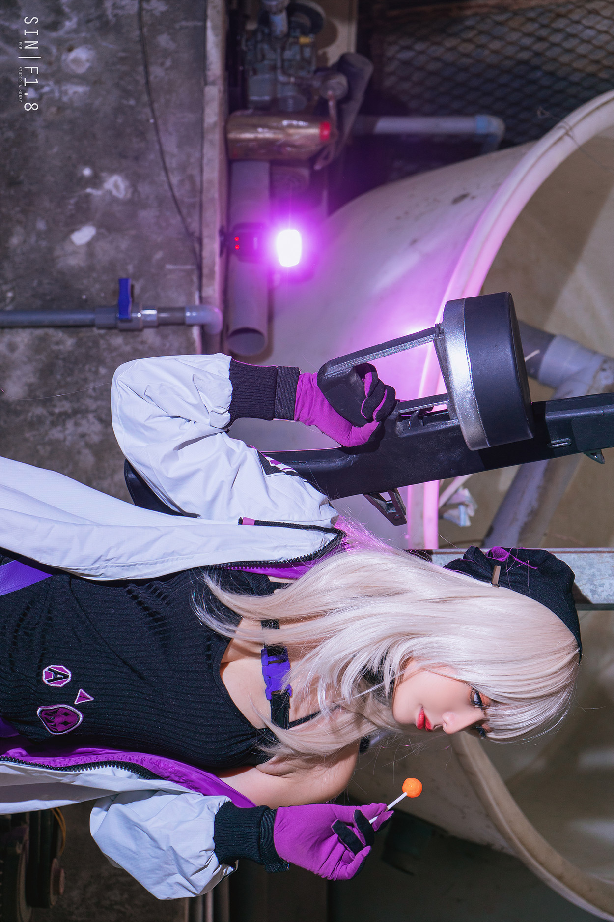 Cosplay Messie Huang AA-12