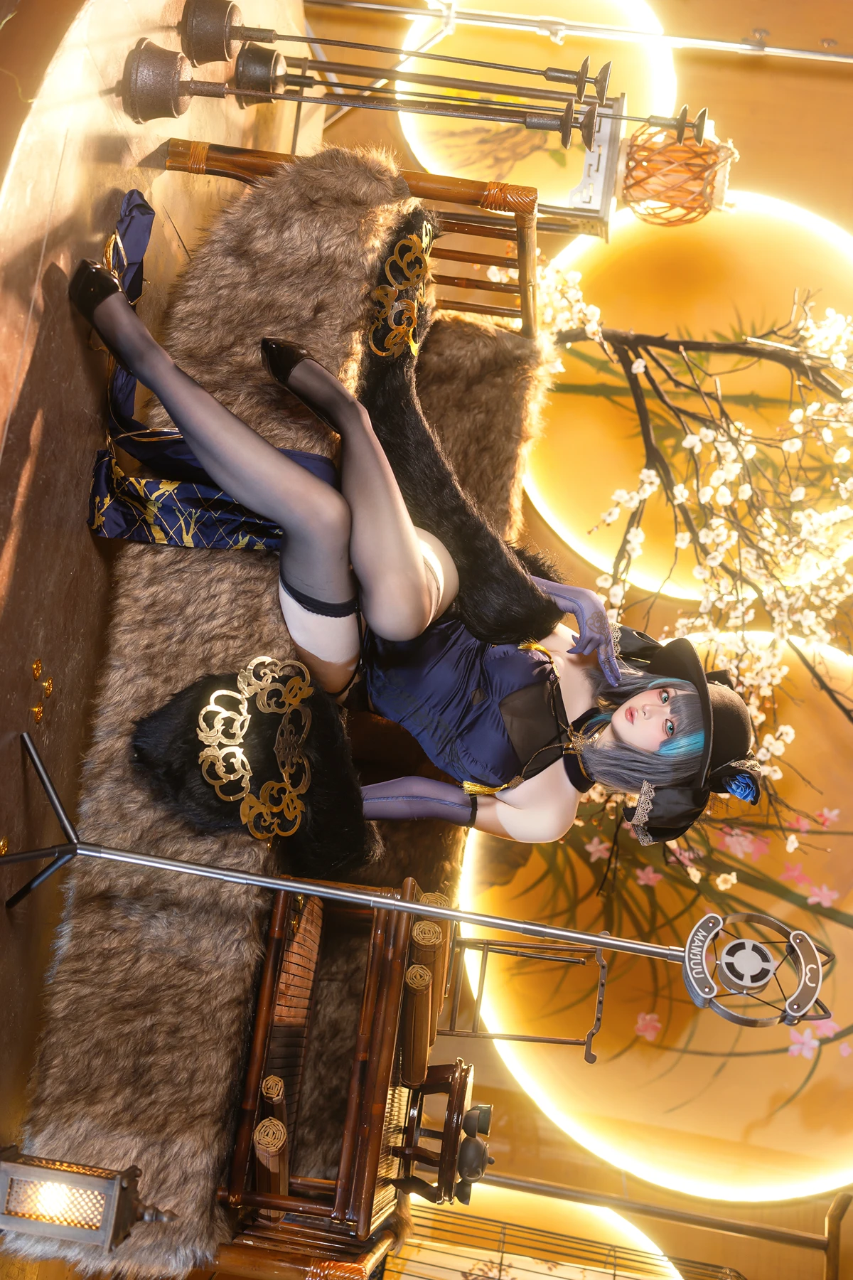 Cosplay 屿鱼 – 金装猫猫头