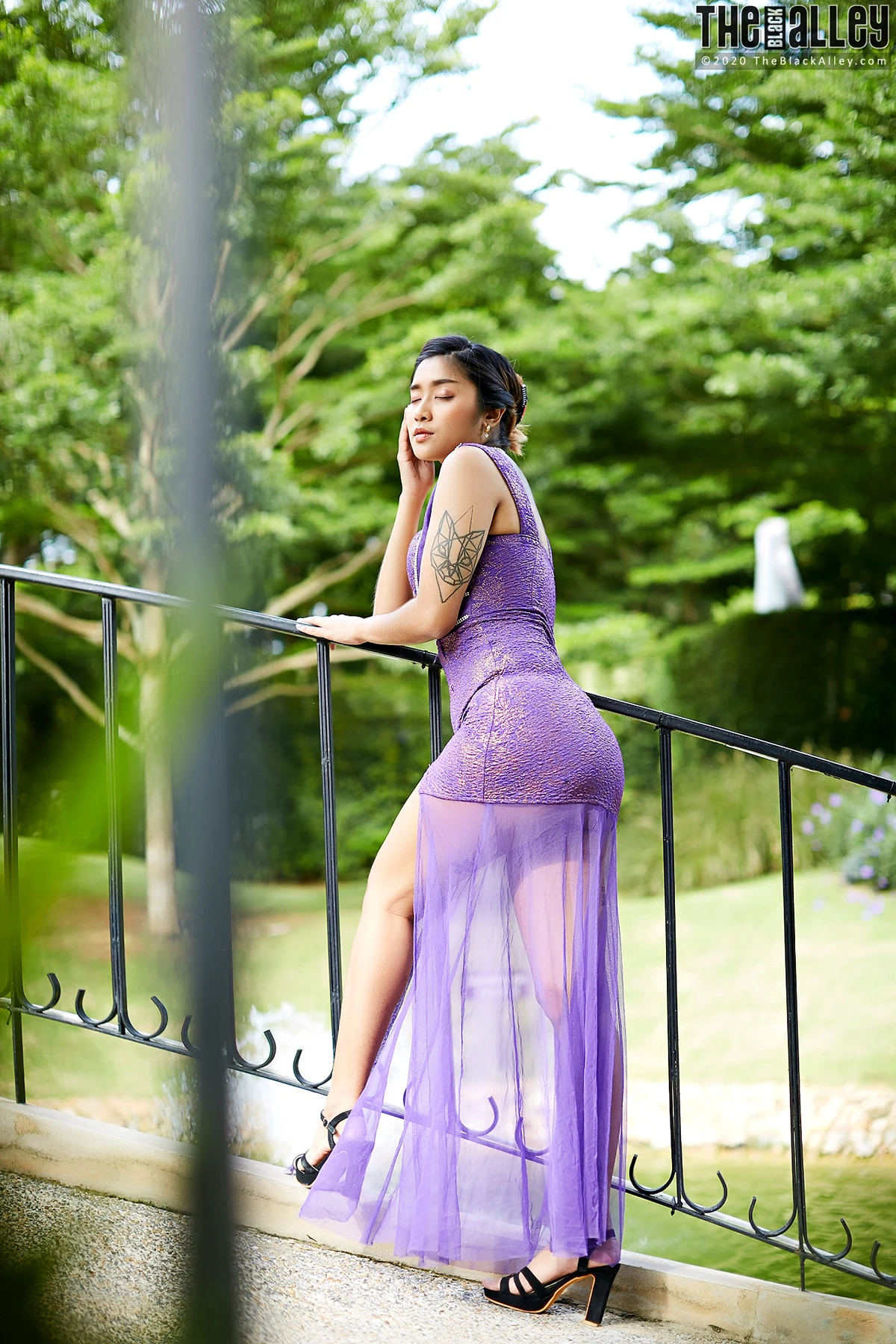 Apple The Black Alley Photobook Set.96
